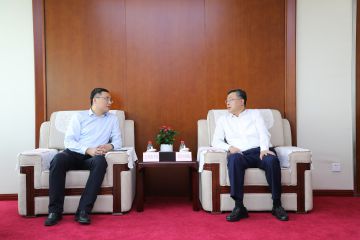 中建筑港集团有限公司党委副书记、总经理王晓伟到集团公司交流工作