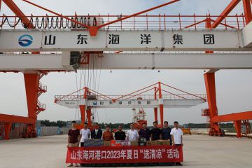 海河港口开展夏日“送清凉”活动