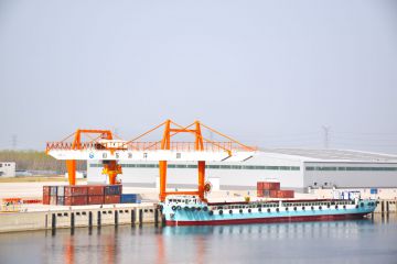 小清河高青港开展首单河海联运集装箱满载业务
